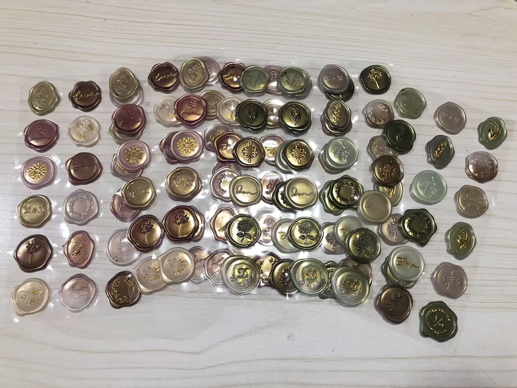 Voksseglingsmærkaterne er blevet afsendt