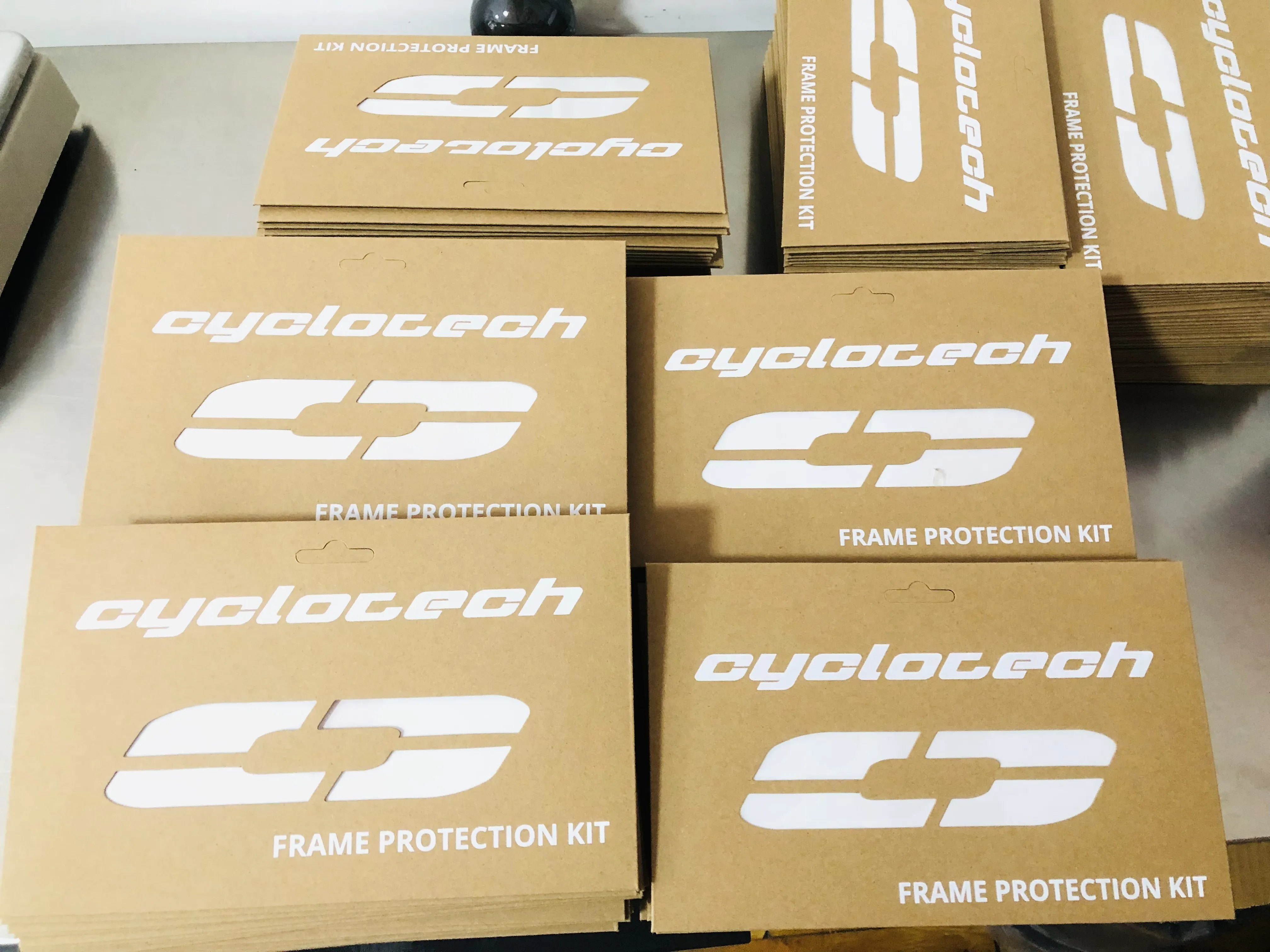 Cykelrammeklistermærker sendes nu til Holland